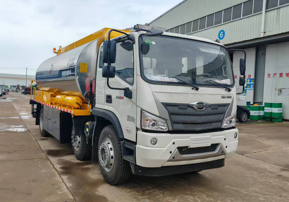 15方福田三軸(輔機)智能瀝青灑布車